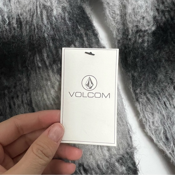 Volcom NWT fuzzy button up coat jacket size XS/S - Picture 4 of 8